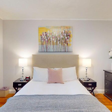 Steps To Longwood Medical,Mbta,Boston,Shopping,Pkg Apartment Brookline Exterior photo